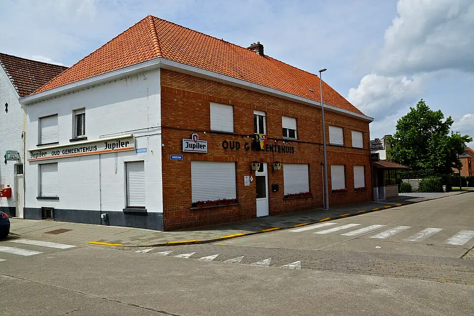 Obrázek: flamenc · CC BY-SA 3.0 Hertsberge