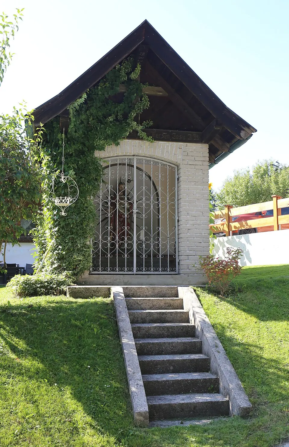 Obrázok: Rufus46 · CC BY-SA 3.0 Herz-Jesu-Kapelle Leitacker