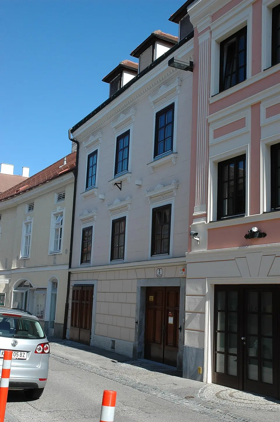 Obrázek: Bauer Karl · CC BY-SA 3.0 AT Wohnhaus