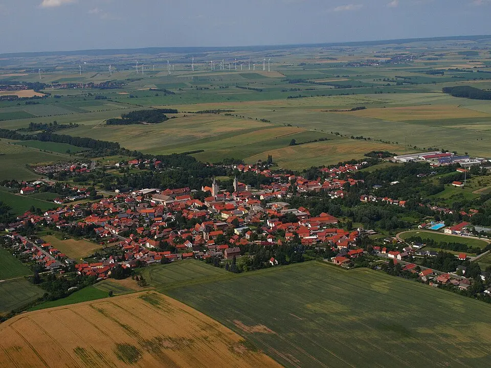 Image: Wolkenkratzer · CC BY-SA 3.0 Hessen