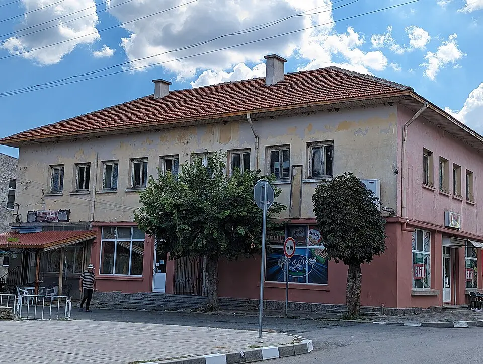 Славянци