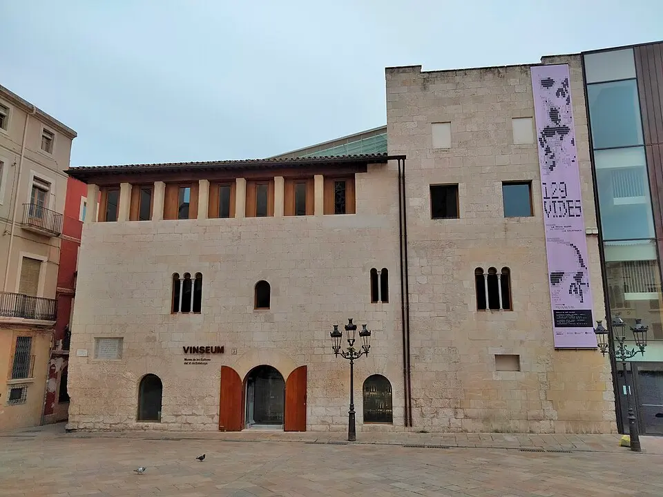 Image: Enric · CC BY-SA 4.0 Palau Reial de Vilafranca del Penedès