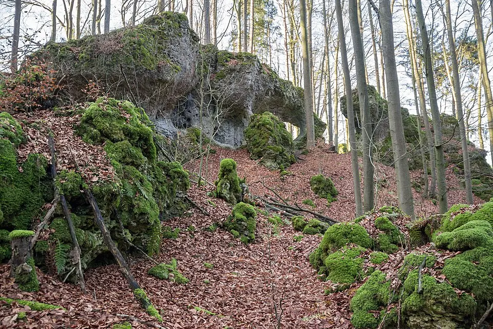 Obrázok: Derzno · CC BY-SA 3.0 Hexentor beim Buchenberg