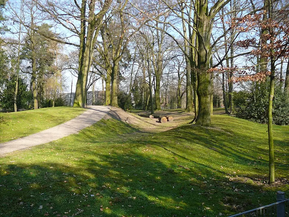 Image: Atamari · CC BY-SA 3.0 Holterhöfchen