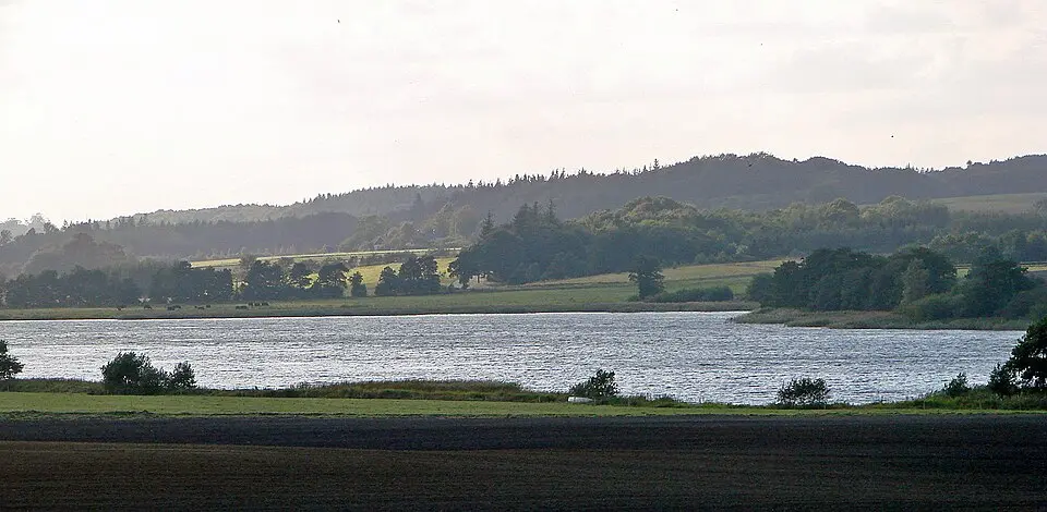 Hinge Sø