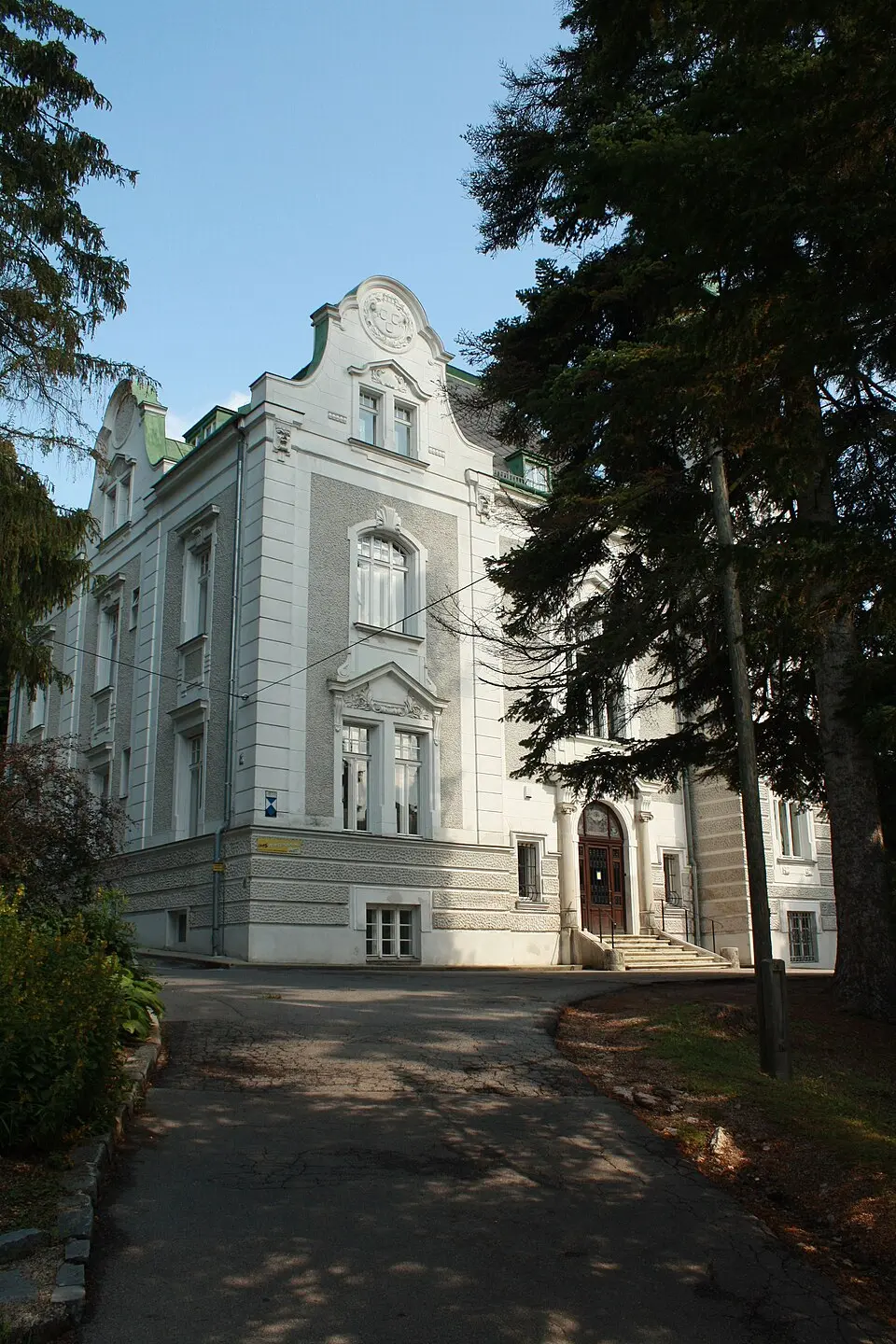 Slika: Karl Gruber · CC BY 3.0 Direktionsgebäude der IMS Hinterbrühl/ehem. Villa