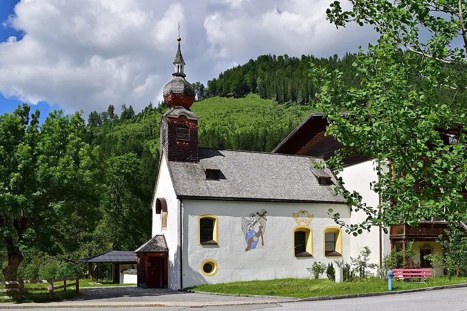 Kép: Haeferl · CC BY-SA 4.0 Expositurkirche Mariae Heimsuchung und Friedhof