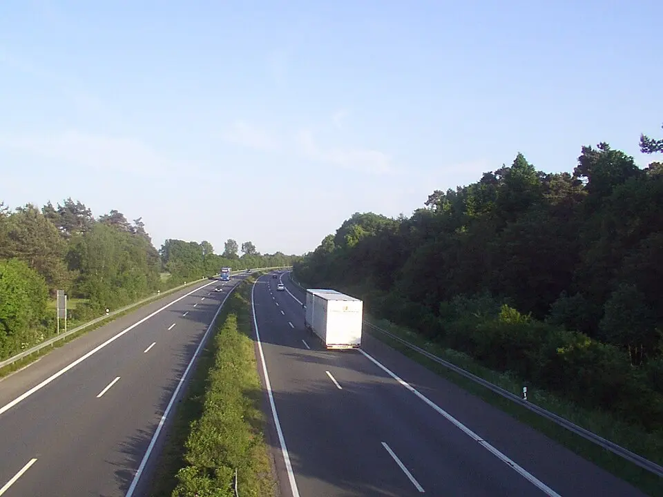 Image: ludger1961 (talk) · CC BY-SA 3.0 Bundesautobahn 33