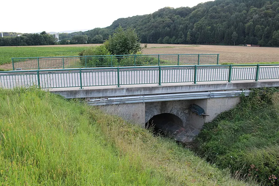 Historische Steinbrücke (Teil in der KG Mauer)