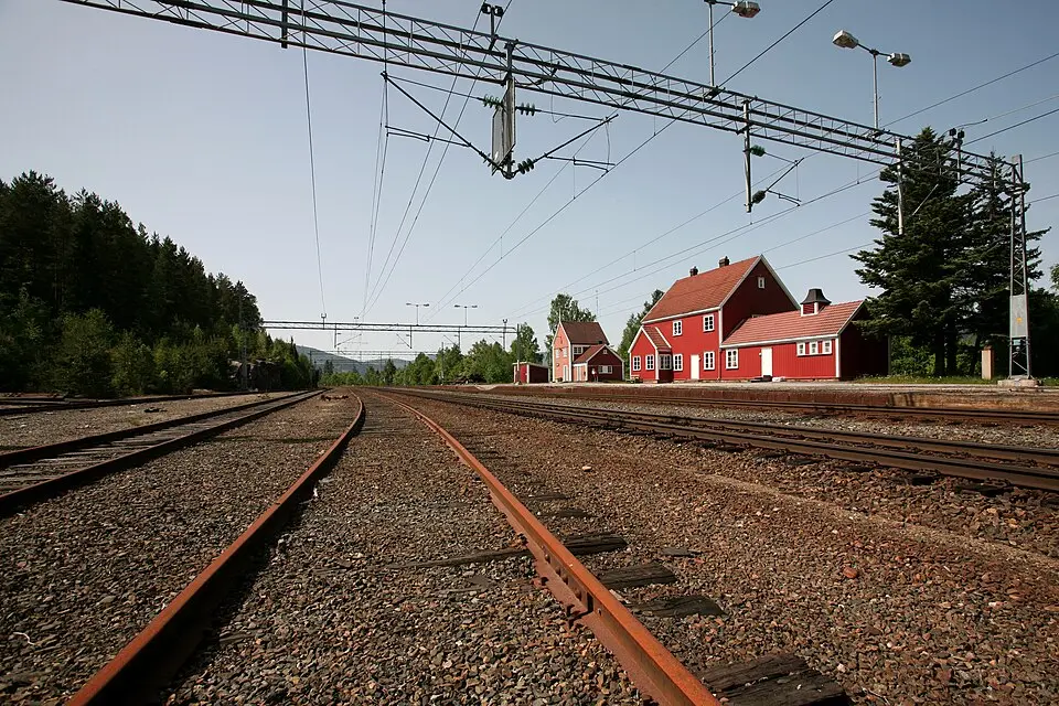 Hjuksebø stasjon