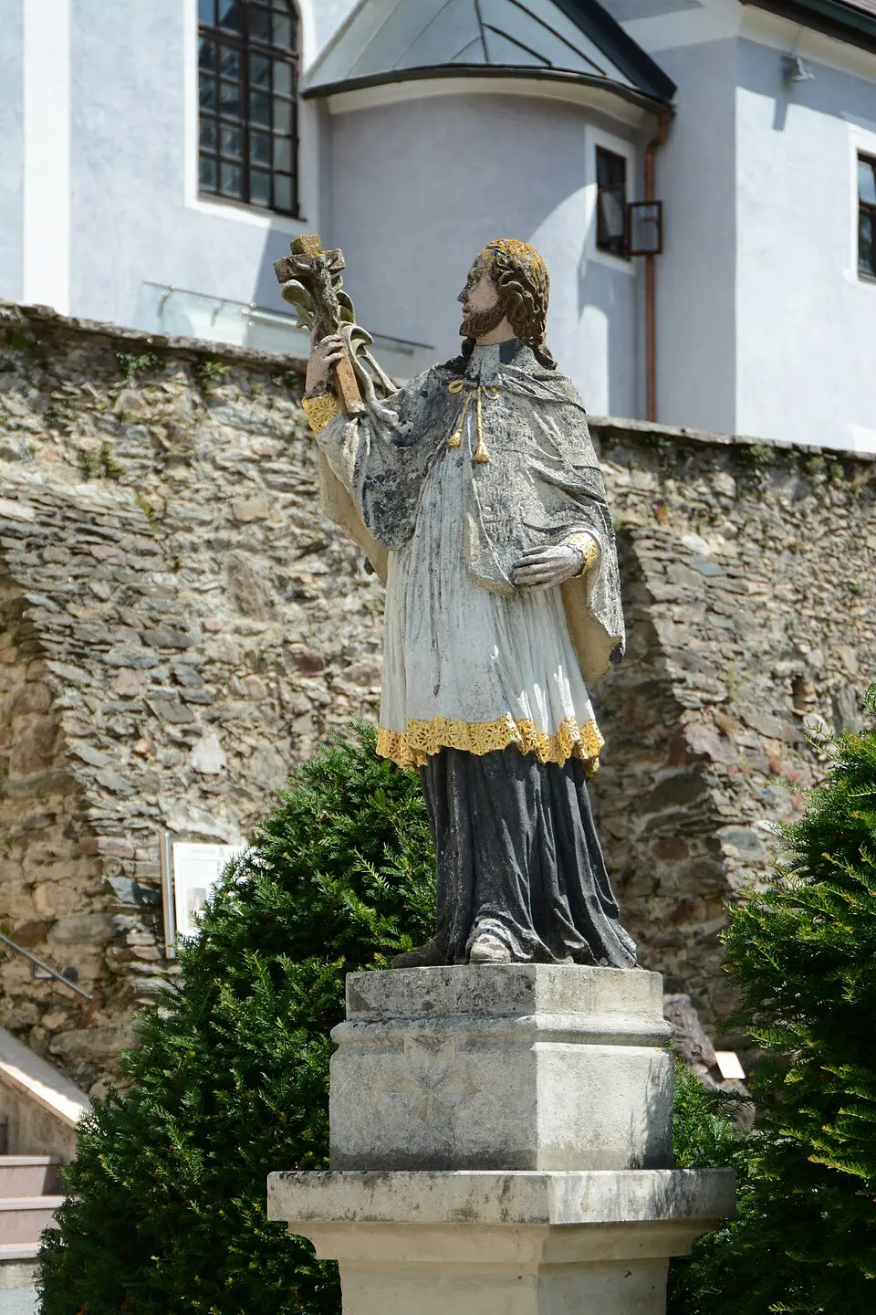 Figurenbildstock hl. Johannes Nepomuk und Brunnen