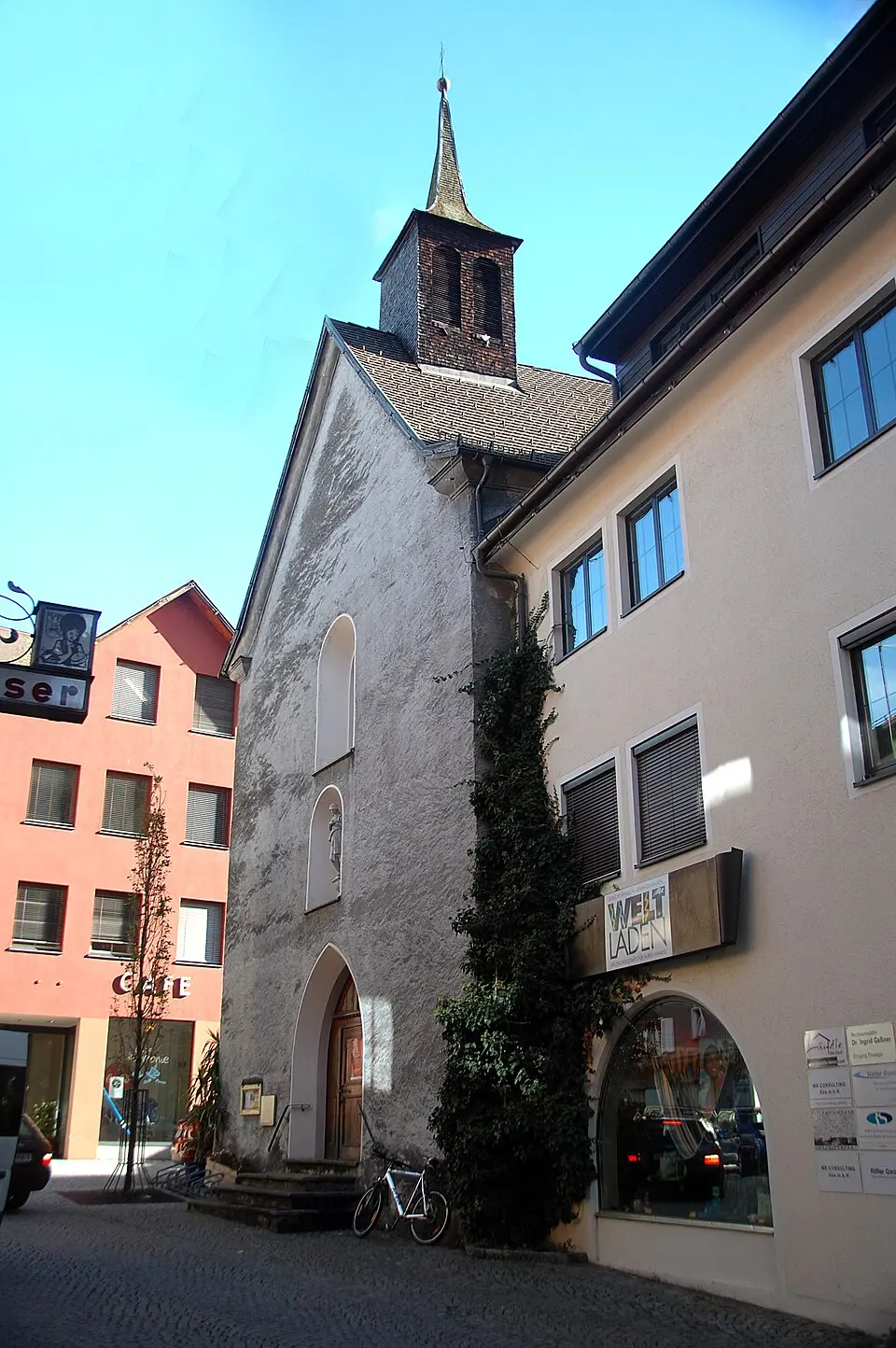 Bild: Stefanuns · CC BY-SA 3.0 AT Dreifaltigkeitskirche (Bludenz)