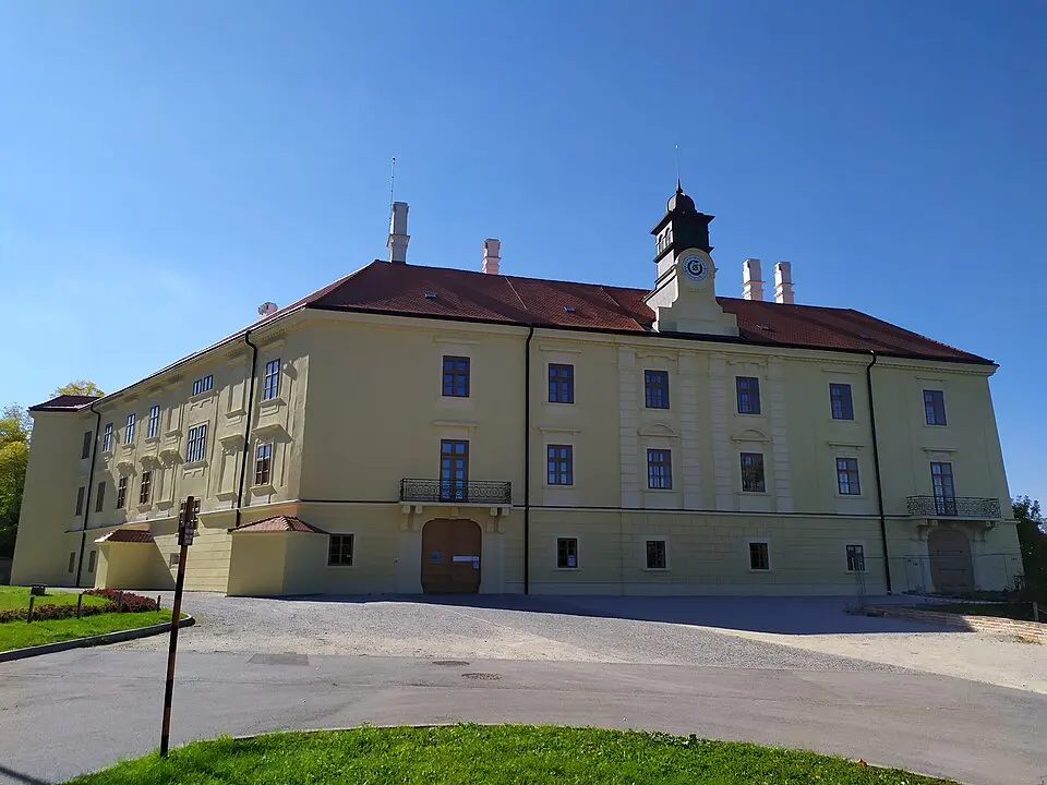Hlohovský zámok