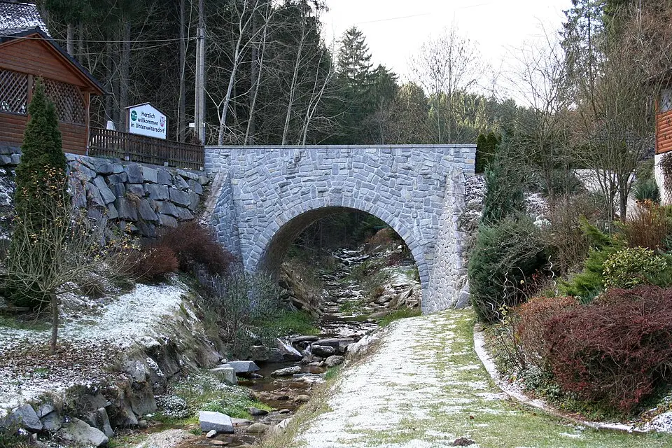 Eisenbahnbrücke der ehem. Mittelstation Bürstenbach