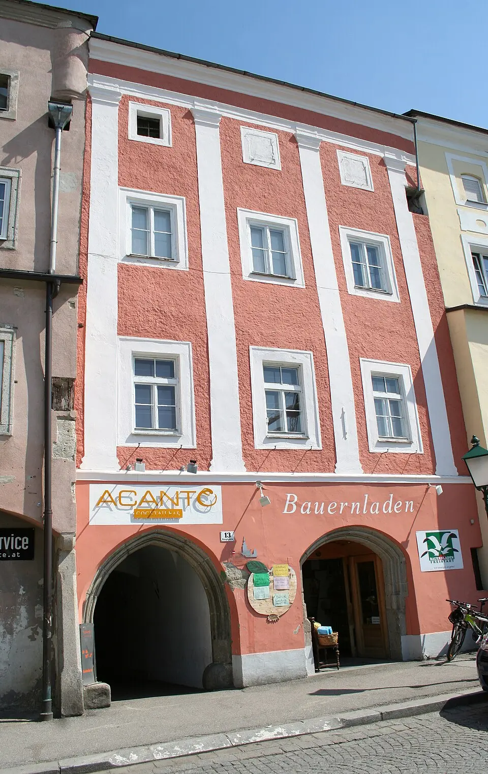 Bürgerhaus mit Teil der inneren Stadtmauer und Zwinger