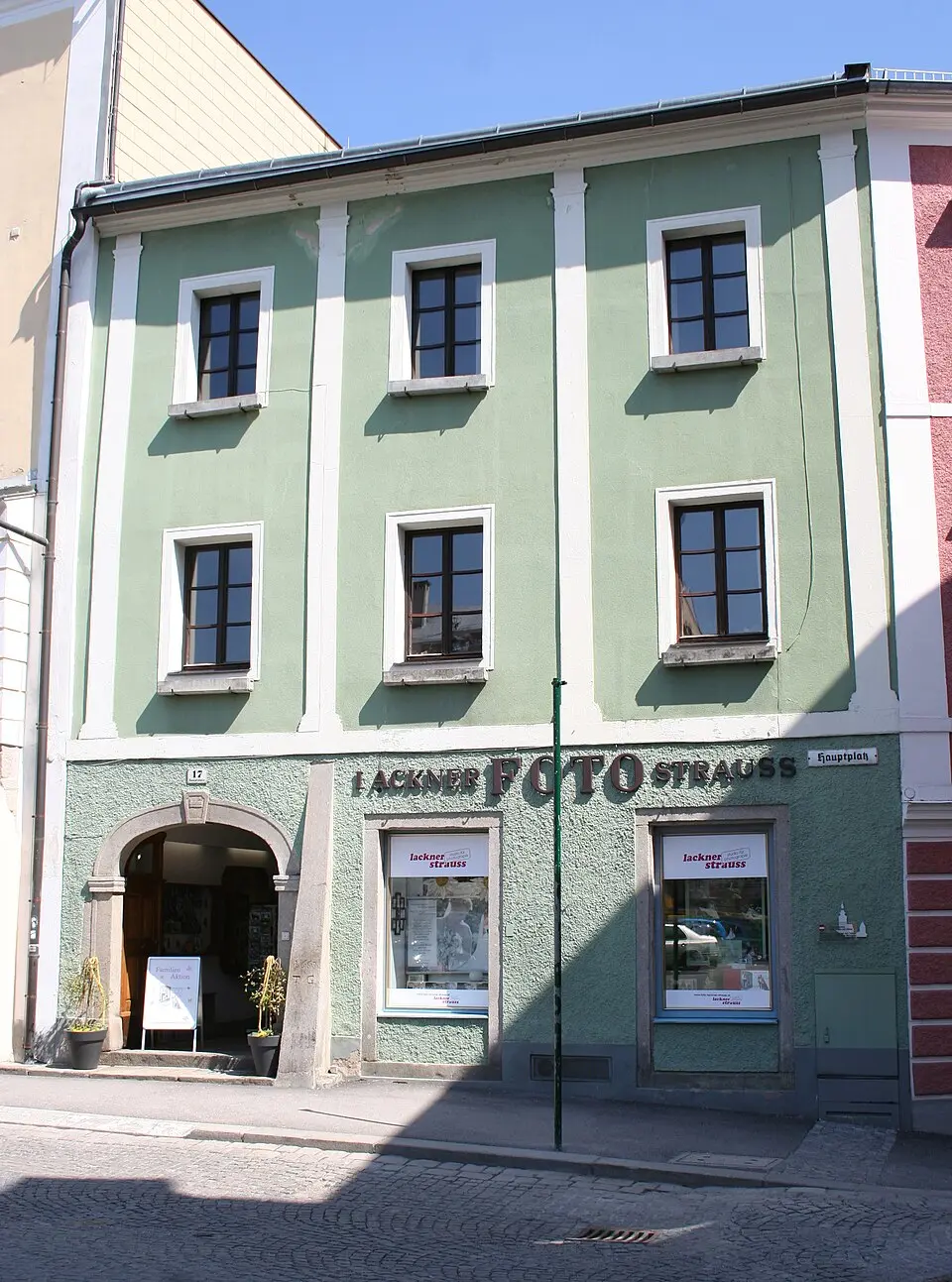 Bürgerhaus mit Teil der inneren Stadtmauer und Zwinger