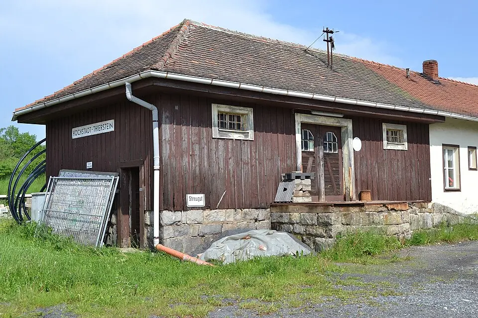 Obrázek: Bahnhofbilder · CC BY-SA 3.0 Höchstädt im Fichtelgebirge