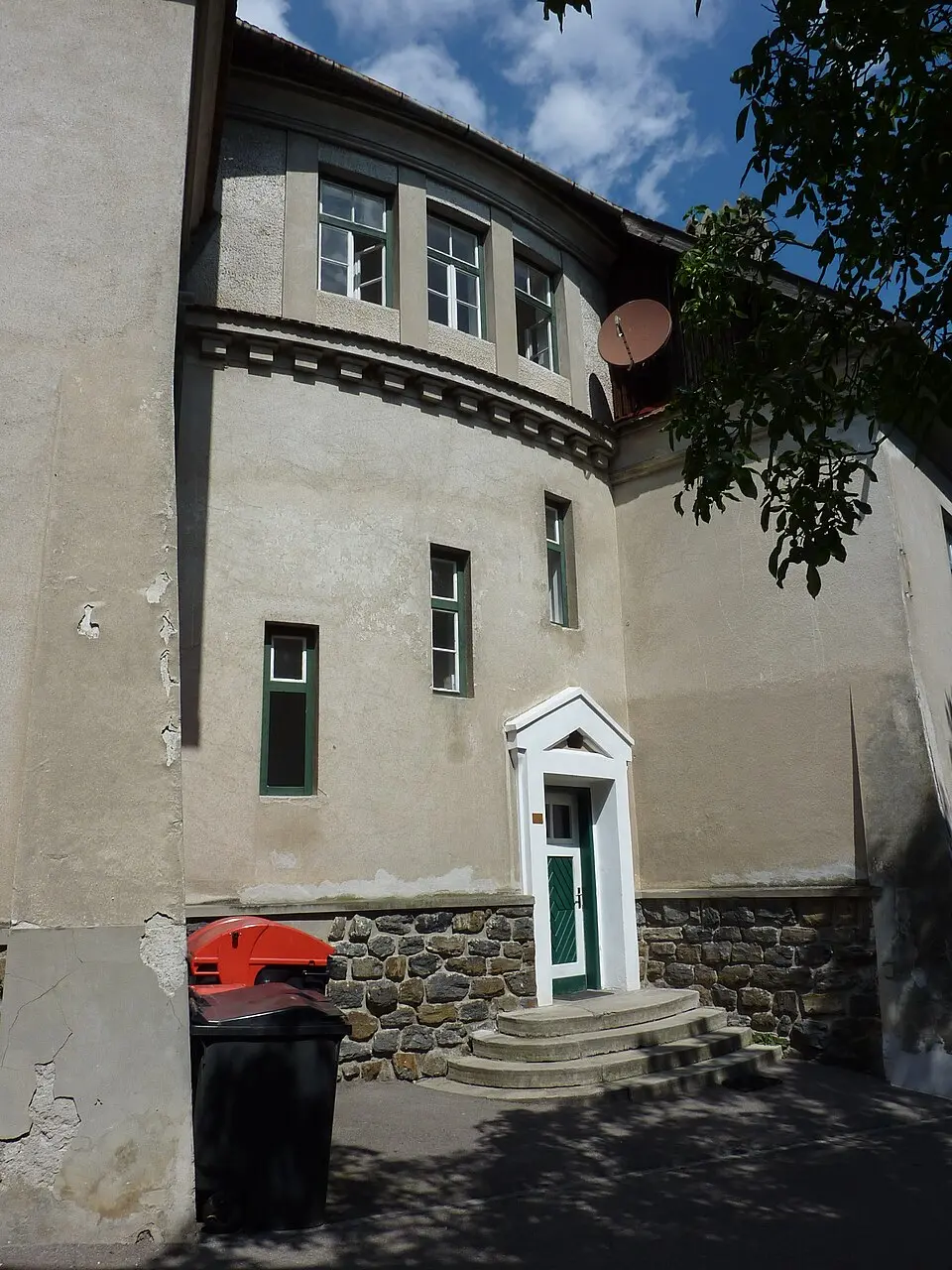 Image: BSonne · CC BY-SA 3.0 Arbeiter- /Angestelltenwohnhaus