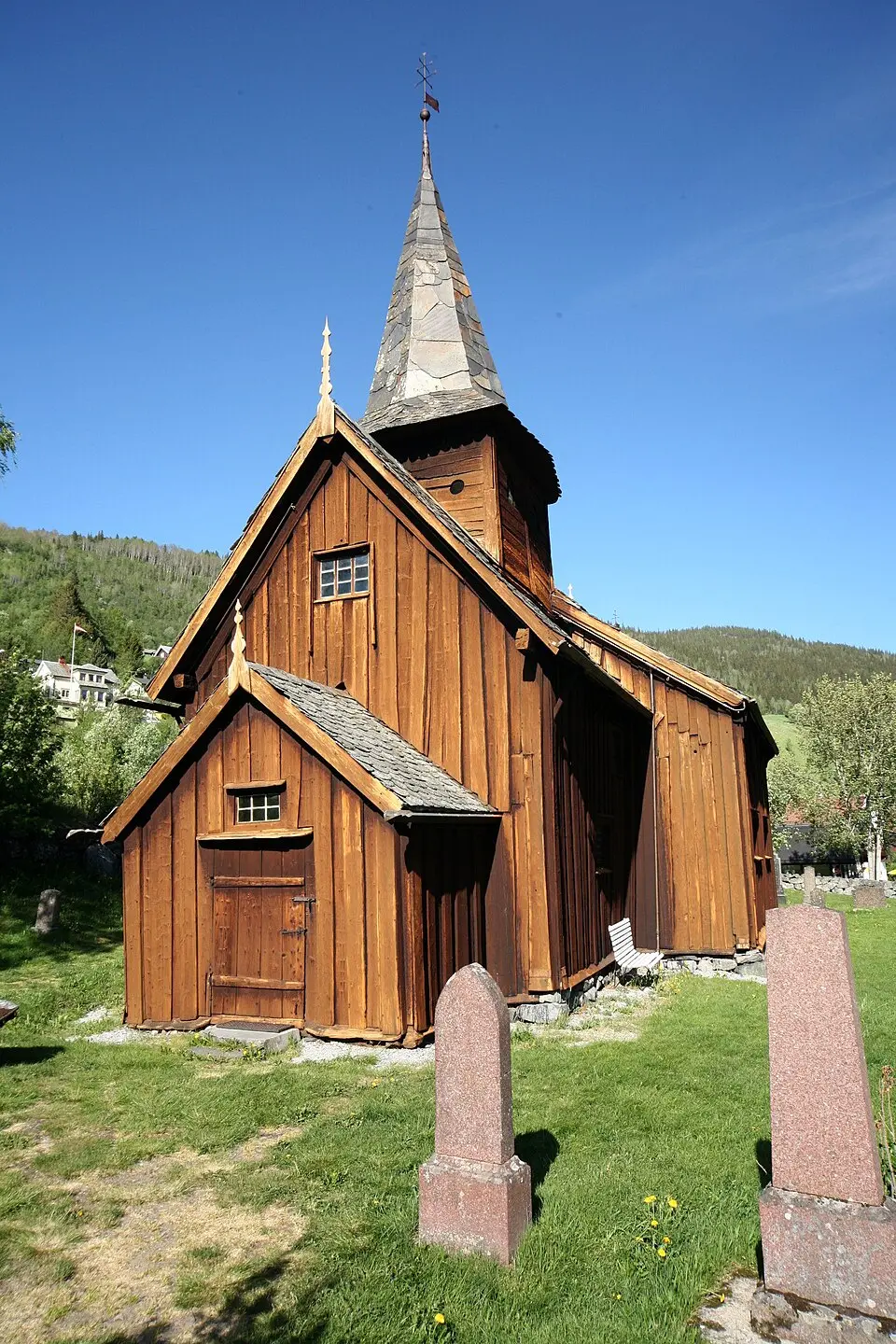 Hol gamle kirke
