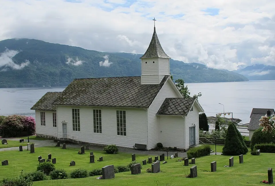 Holmedal kirke