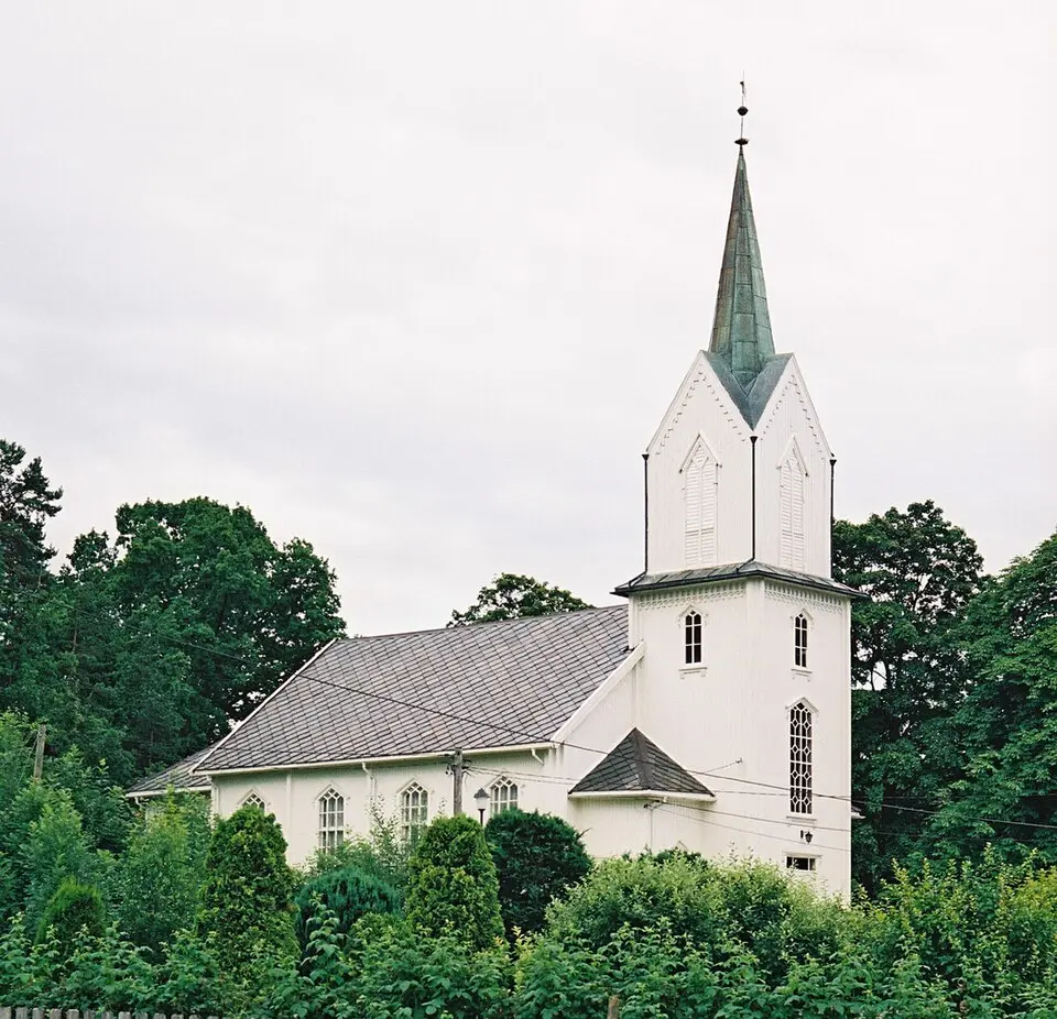 Holmsbu kirke