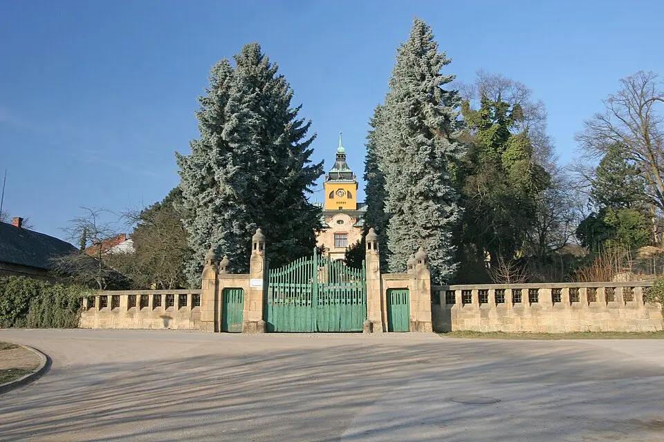 zámek Holovousy