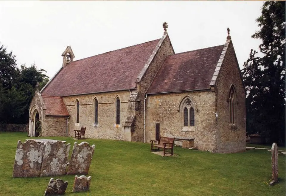 Holy Cross Church, Binstead