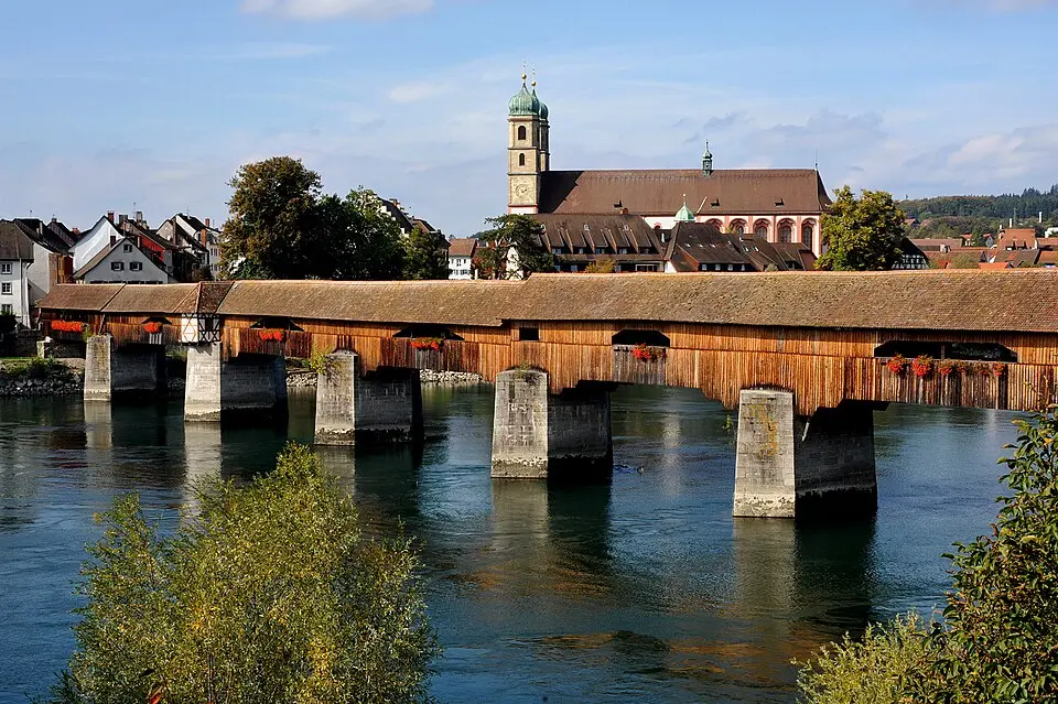 Obrázek: Хрюша · CC BY-SA 3.0 Holzbrücke, Rheinbrückstrasse