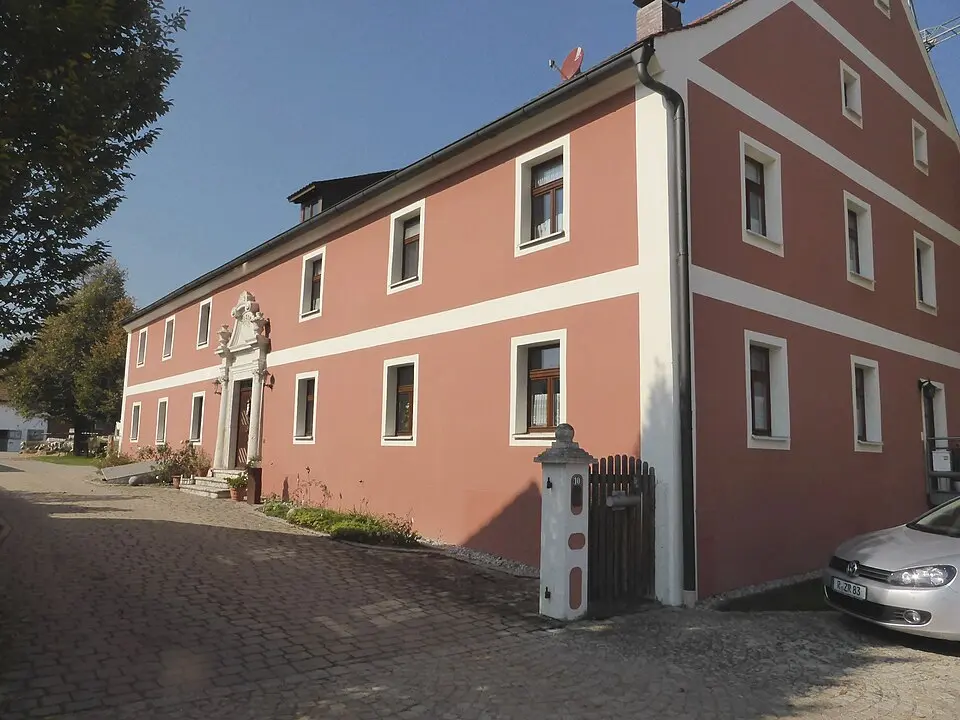 Image: luckyprof · CC BY-SA 3.0 Schloss Holzheim am Forst