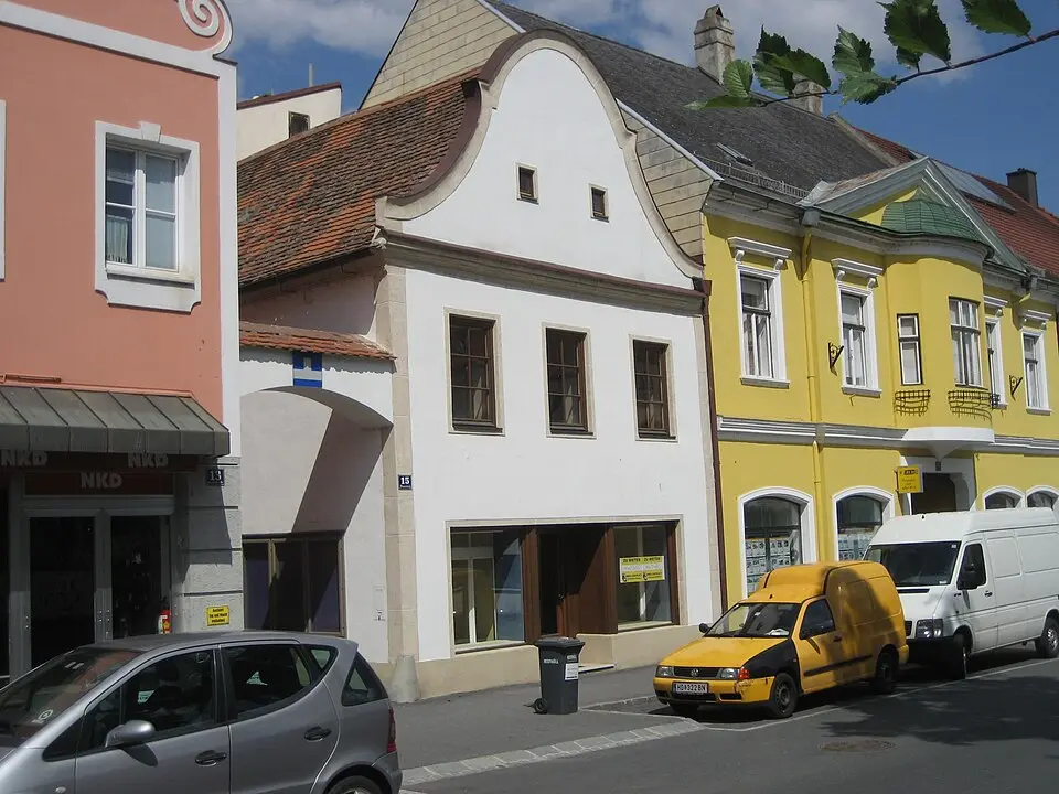 Wohn- und Geschäftshaus