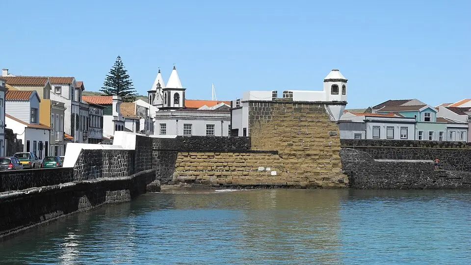 Portão do Mar de Porto-Pim