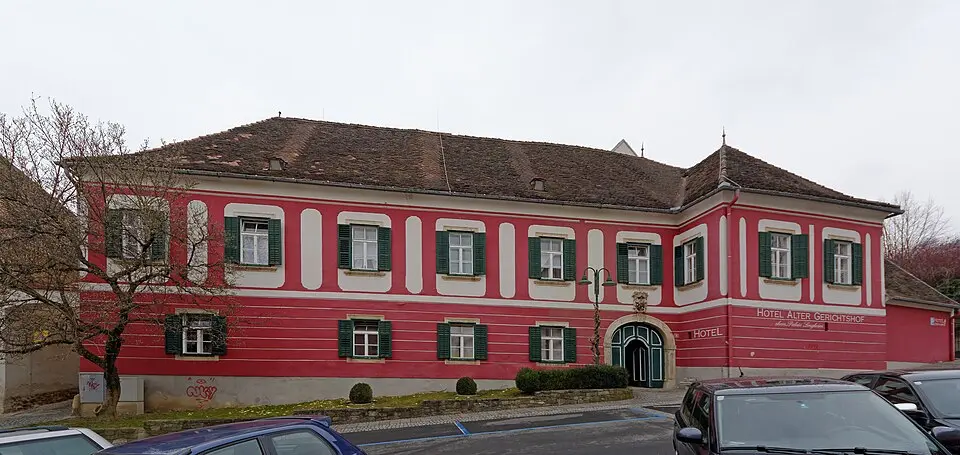 Slika: Robert Heilinger · CC BY-SA 3.0 Ehem. Amtsgebäude und Bezirksgericht