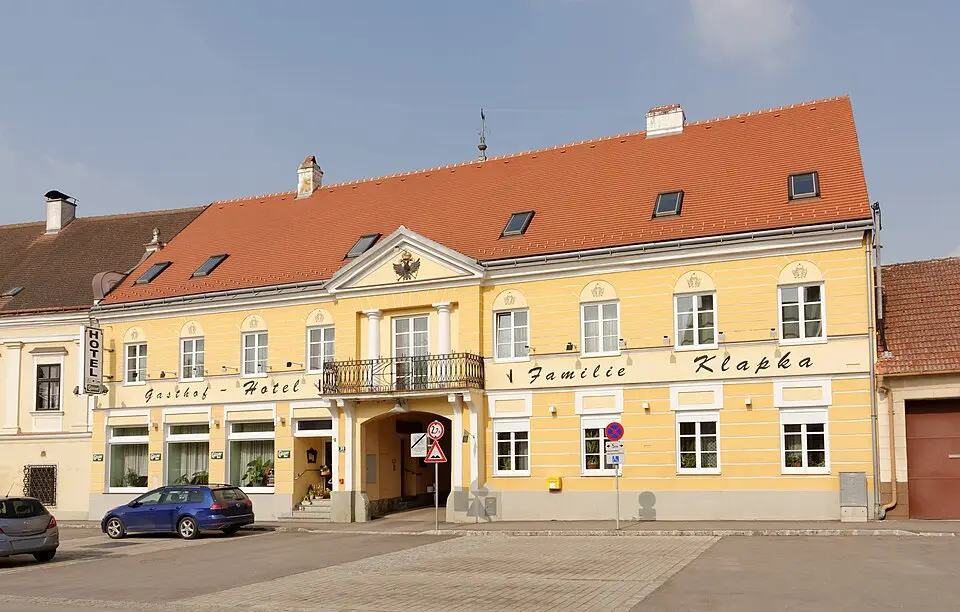 Bild: Robert Heilinger · CC BY-SA 3.0 Bürgerhaus, ehem. Rathaus