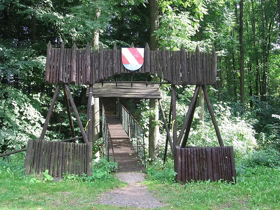 hrad Skuhrov