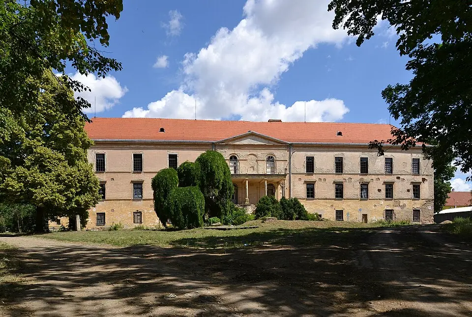 Hrušovany nad Jevišovkou Castle
