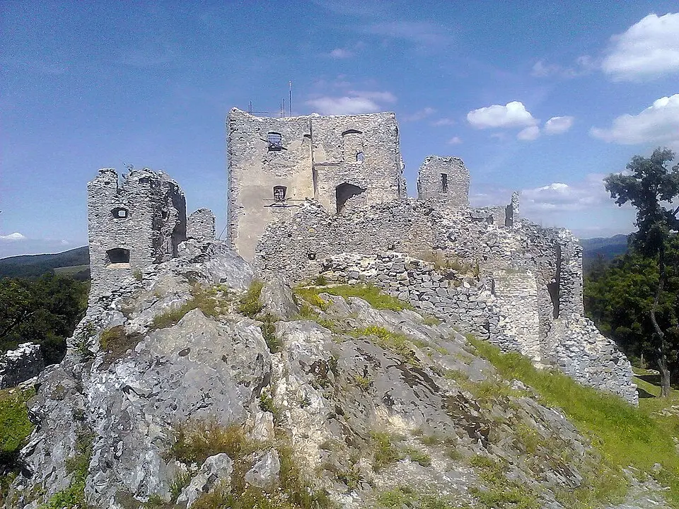 Hrad Hrušov, palác hradný juhozápadný II.