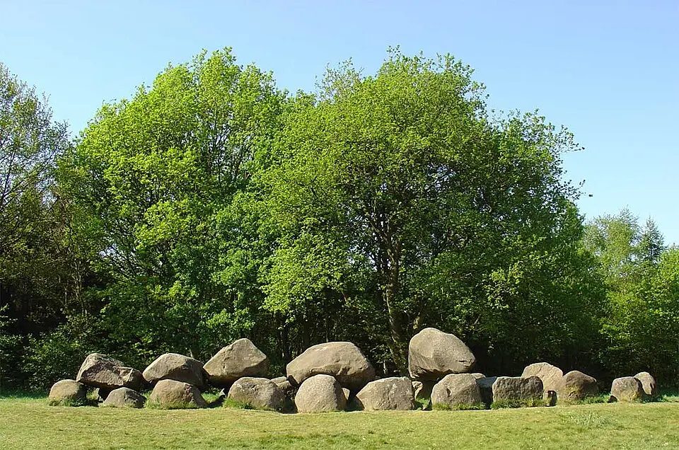 Terrein met de hunebedden D19 en D20