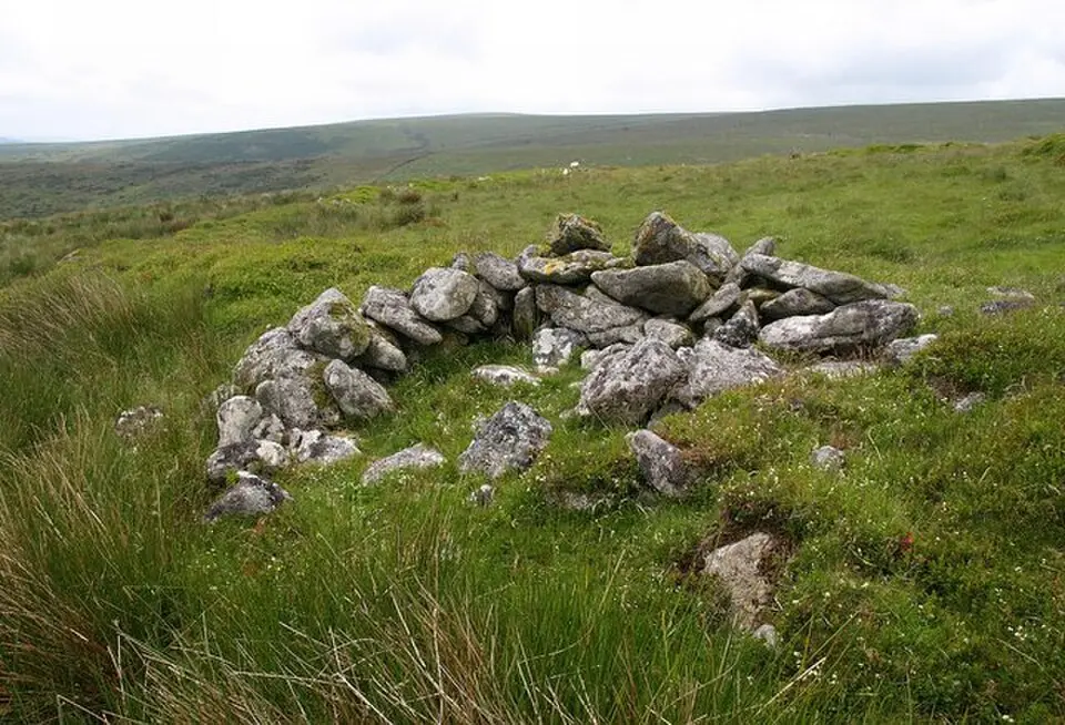 Cist 430m ESE of Yealm Steps