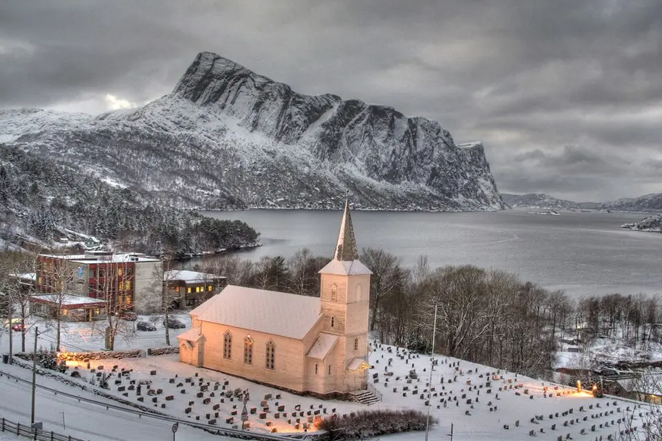 Hyllestad kirke