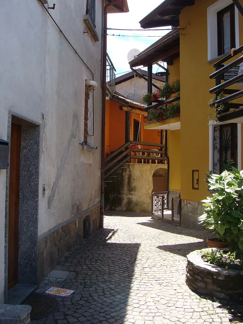 Image: Schölla Schwarz · CC BY 3.0 Olgiasca