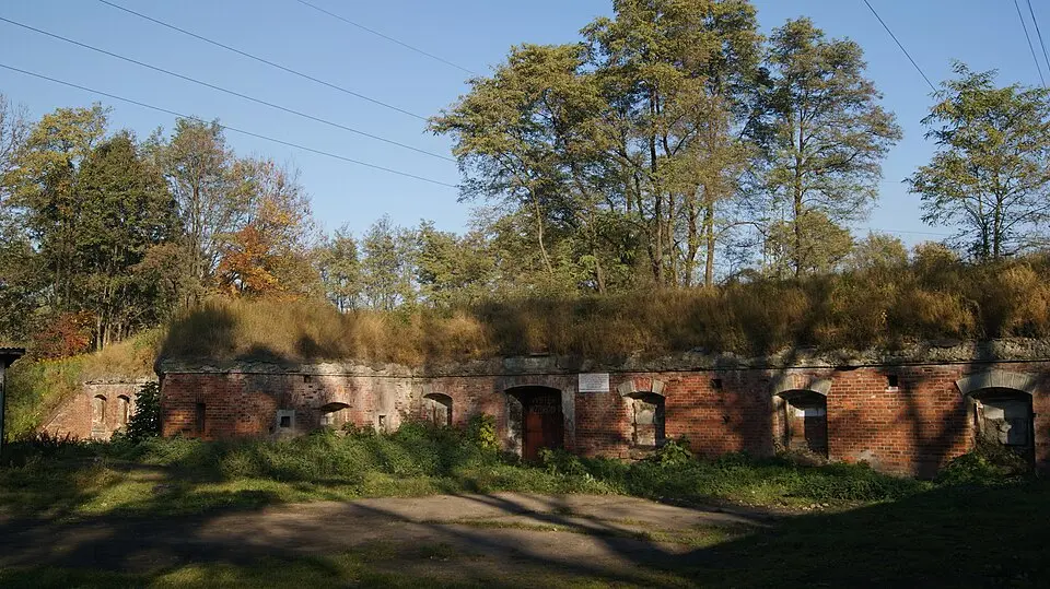 Fort pomocniczy piechoty 49 ½ a "Mogiła"