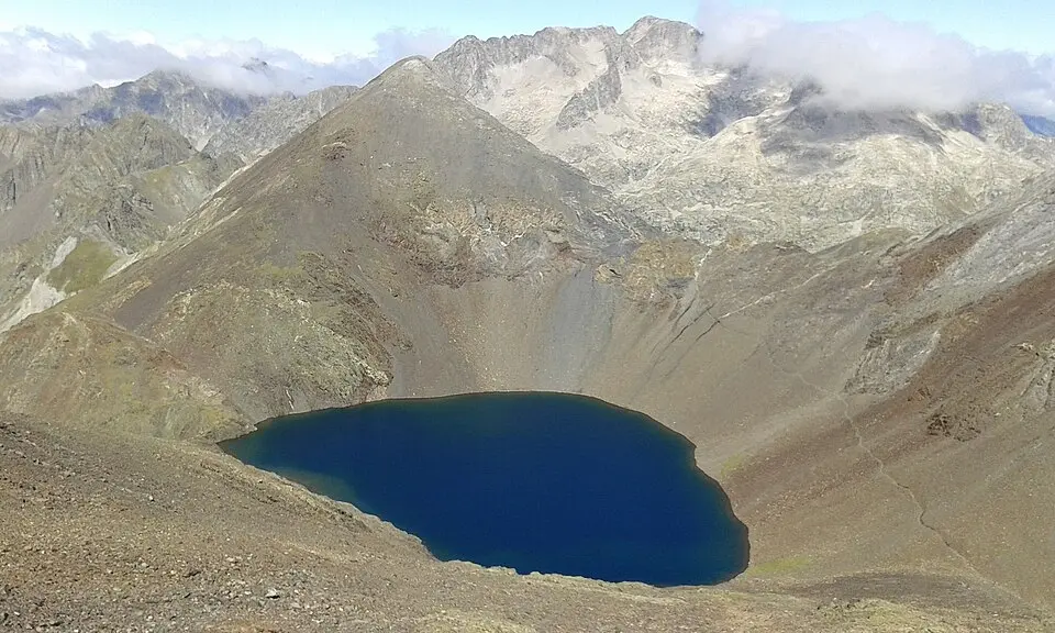 Ibón de Tebarray