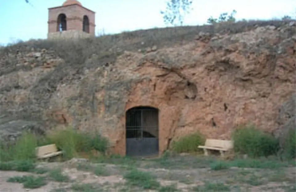 Bild: Miguel Angel Benito Ramon · Public domain Gruta de la Virgen de la Soledad