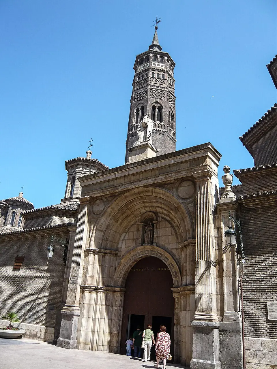Image: FRANCIS RAHER · CC BY 2.0 Iglesia de San Pablo