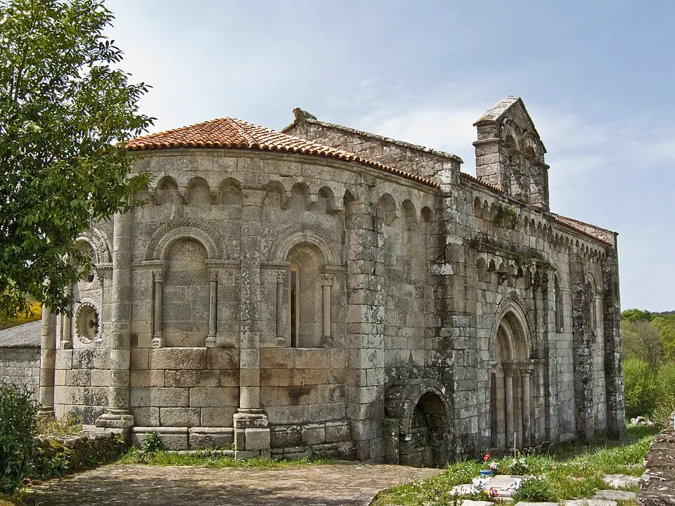 Obrázek: Lansbricae · CC BY-SA 3.0 Iglesia de San Pedro