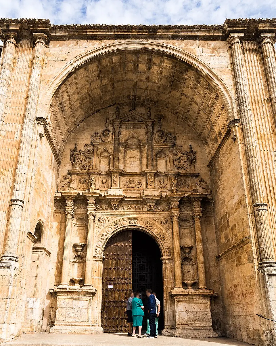iglesia de Santa María del Campo