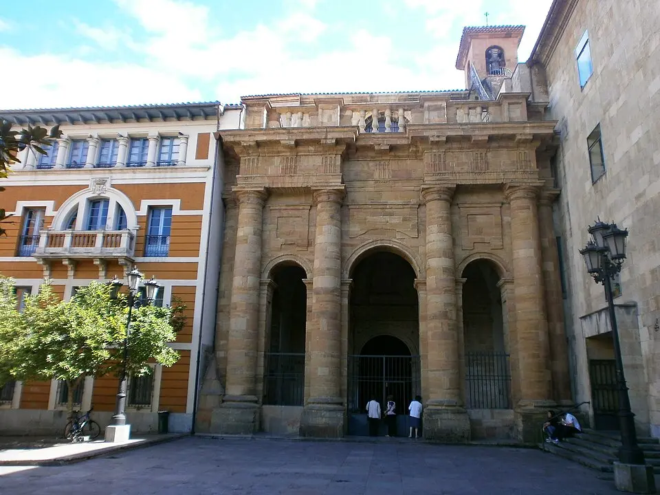 iglesia de Santo Domingo (Oviedo)