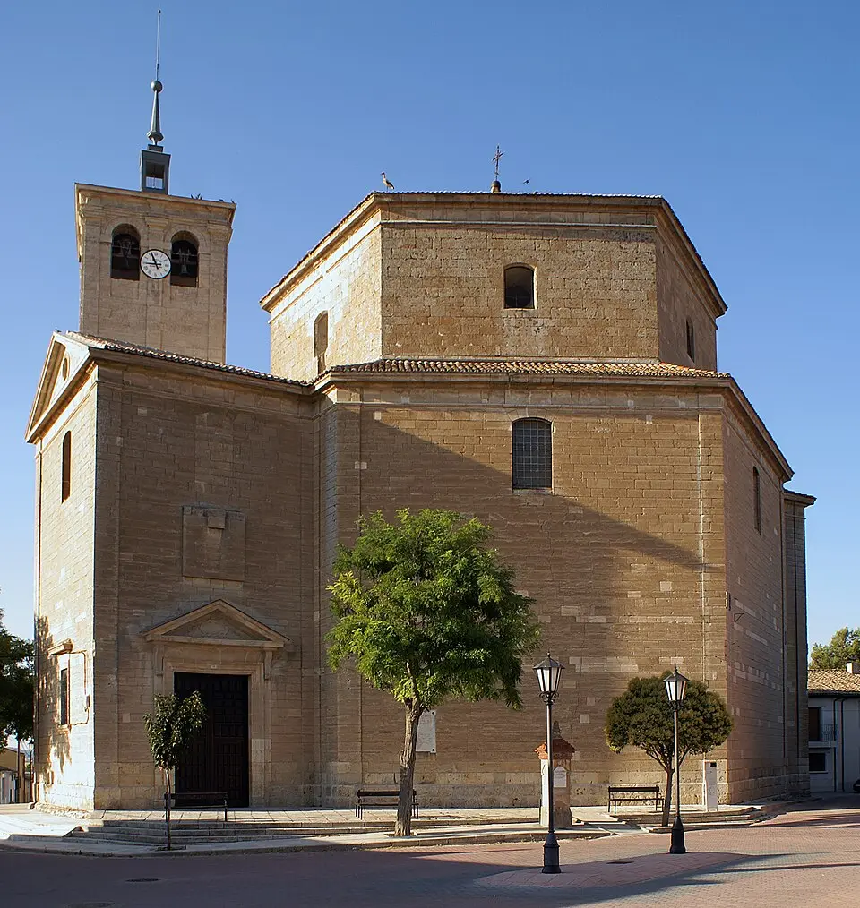 Obrázok: Rastrojo (D•ES) · CC BY-SA 4.0 iglesia de San Pedro Apóstol (Valoria la Buena)