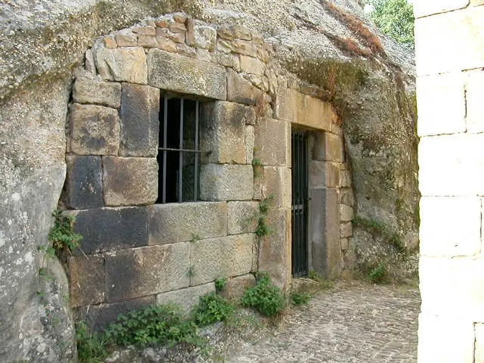 Iglesia rupestre de Campo de Ebro