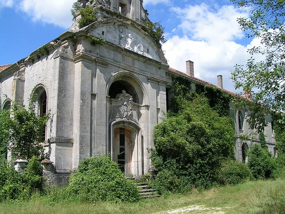 Image: The original uploader was Francis241256 at French Wikipedia. · CC BY-SA 2.0 FR abbaye de l'Étanche